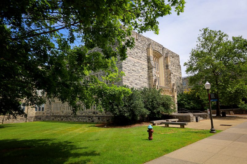 Pamplin faculty, staff recognized with awards